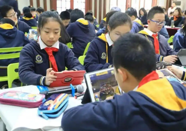 从增加一个学位到提高一堂课的质量基础教育正一步一个脚印 从增加一个学位到提高一堂课的质量基础教育正一步一个脚印